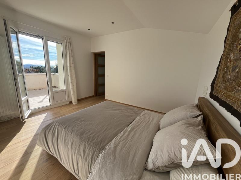 Maison - 370 m² - 10 pièces