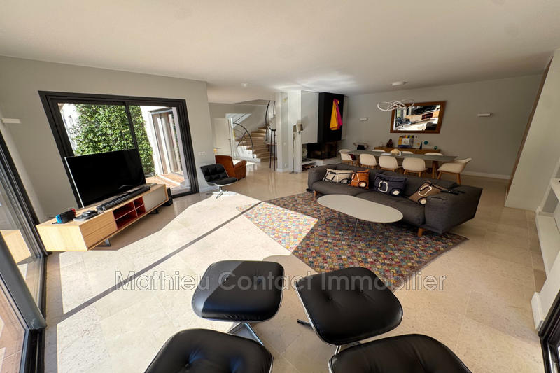 Villa - 190 m² - 6 pièces