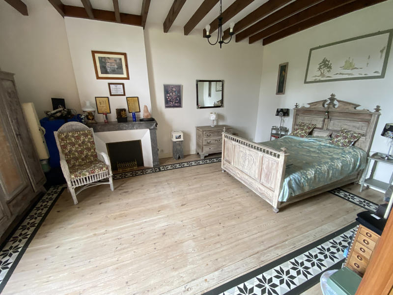 Maison - 240 m² - 8 pièces