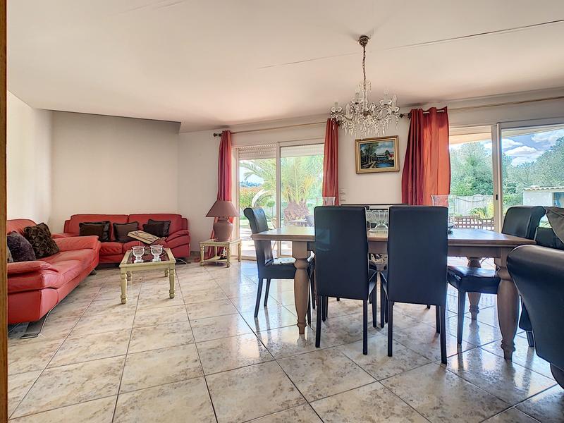 Villa - 184 m² - 6 pièces