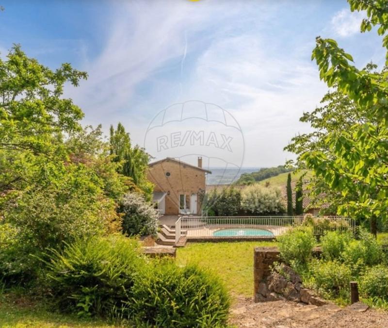 Maison - 403 m² - 10 pièces