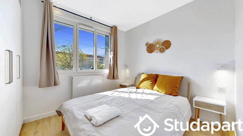 Chambre - 9 m² - 1 pièce