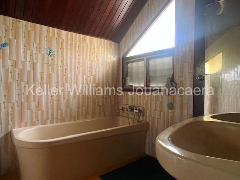 Villa - 179 m² - 9 pièces