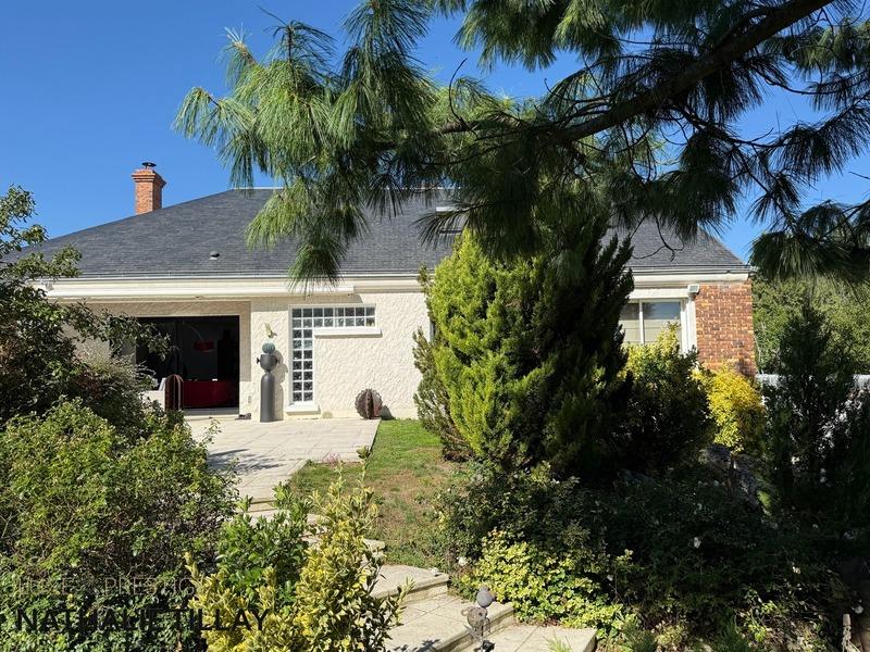 Maison - 284 m² - 9 pièces