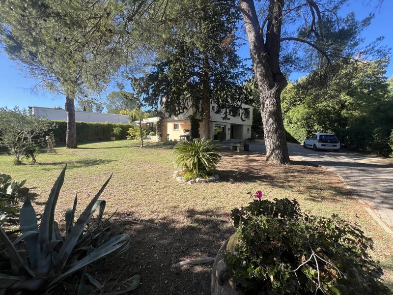 Villa - 200 m² - 5 pièces