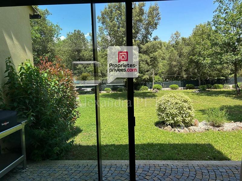 Maison - 257 m² - 7 pièces