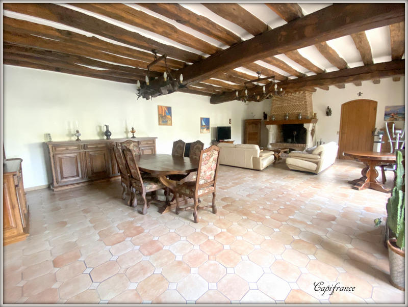 Maison - 255 m² - 6 pièces