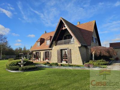 Propriété - 292 m² - 6 pièces