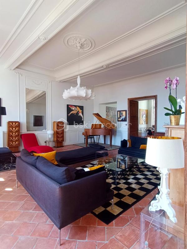 Hôtel particulier - 650 m² - 17 pièces