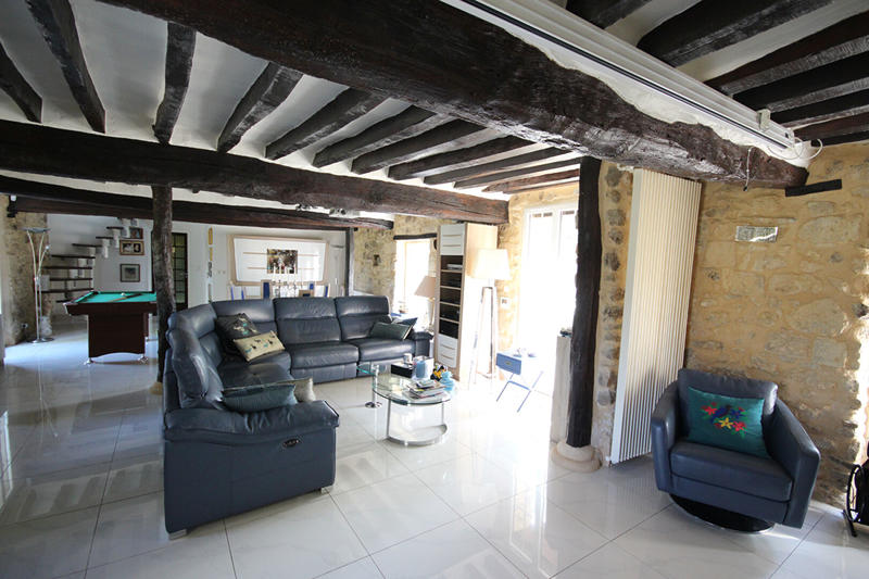 Maison - 204 m² - 5 pièces