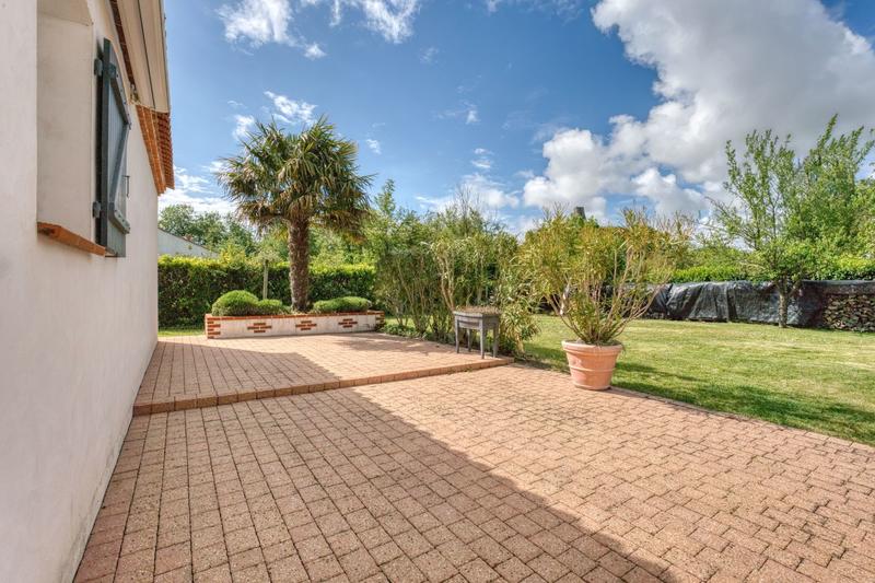 Maison - 220 m² - 8 pièces