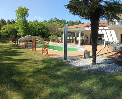 Propriété - 260 m² - 7 pièces