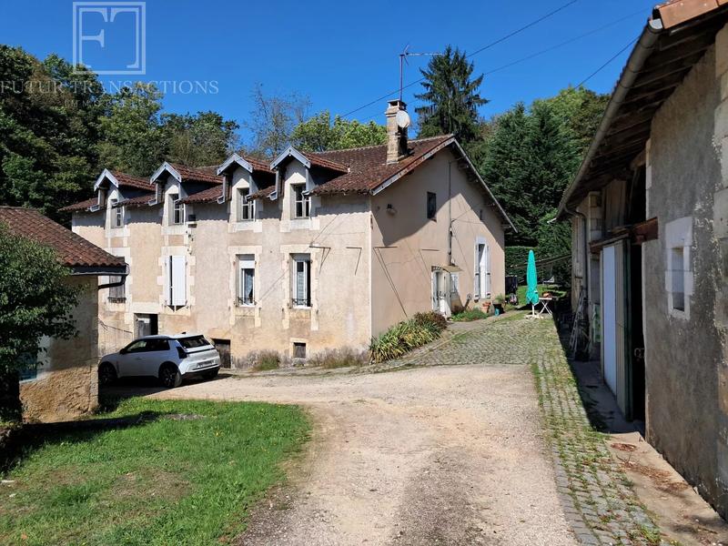 Propriété - 90 m² - 4 pièces