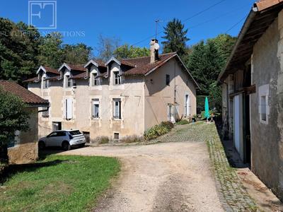 Propriété - 90 m² - 4 pièces