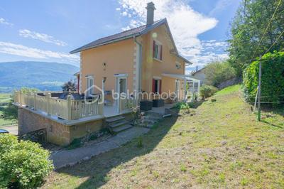 Maison traditionnelle - 100 m² - 4 pièces