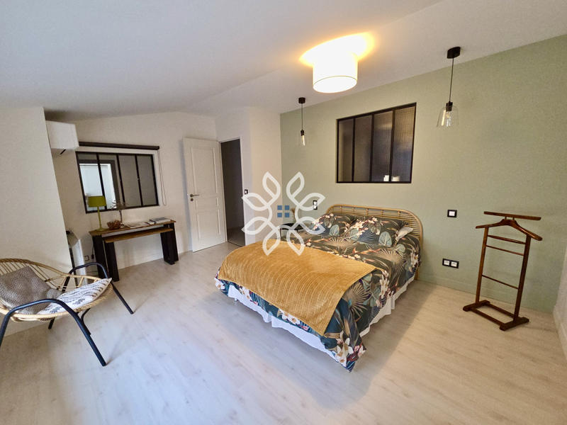 Maison - 150 m² - 8 pièces