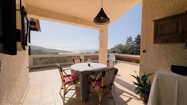 Propriété - 220 m² - 11 pièces