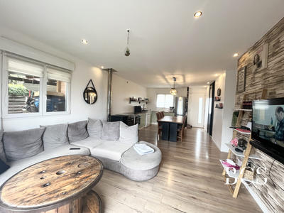 Maison - 77 m² - 6 pièces