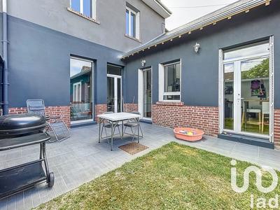 Maison - 240 m² - 9 pièces