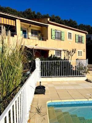 Villa - 162 m² - 8 pièces