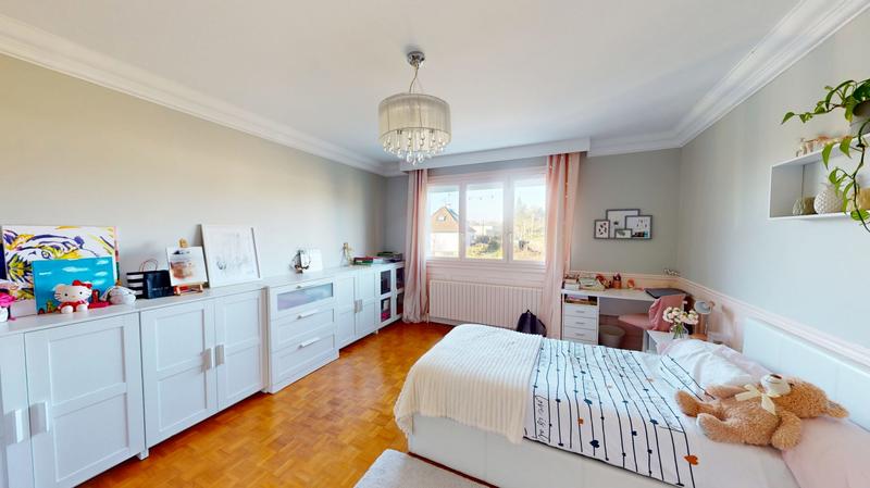 Maison traditionnelle - 195 m² - 7 pièces