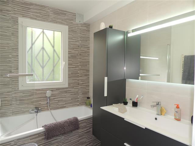 Maison - 130 m² - 8 pièces