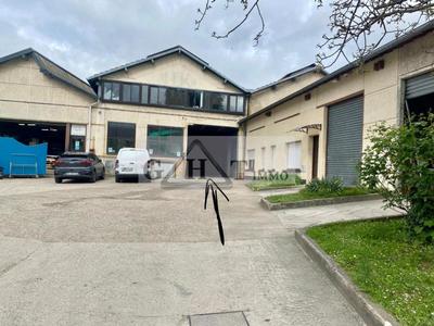 Entrepôt - 874 m²