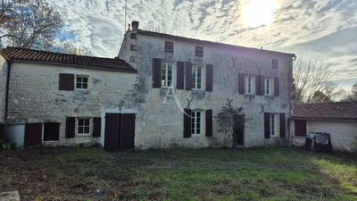 Maison - 246 m² - 8 pièces