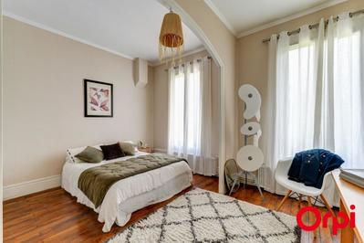 Maison - 200 m² - 6 pièces