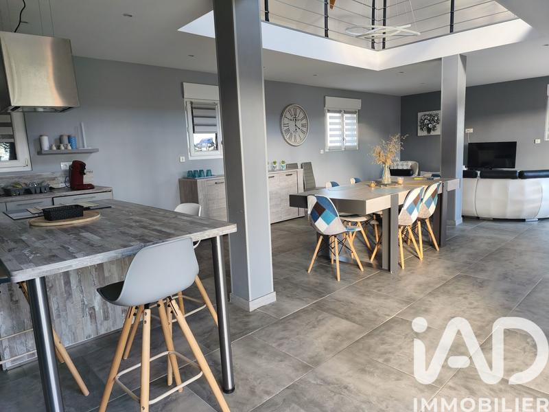 Maison - 200 m² - 6 pièces