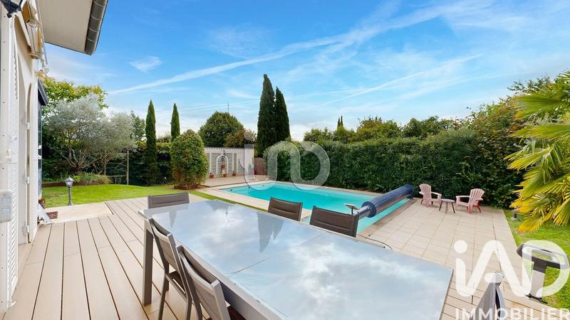 Maison - 280 m² - 8 pièces