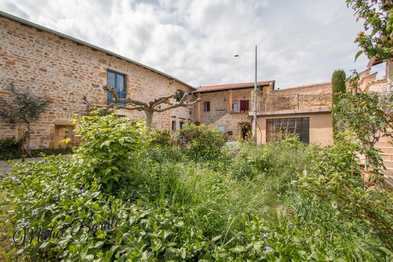 Maison - 208 m² - 8 pièces