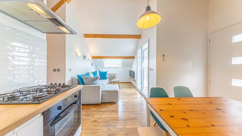 Maison - 207 m² - 10 pièces