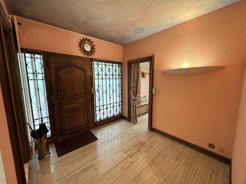 Maison contemporaine - 315 m² - 11 pièces