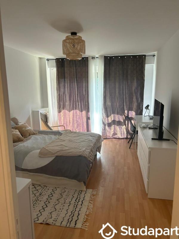 Chambre - 11 m² - 1 pièce