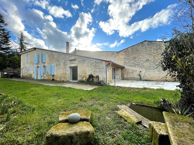 Maison ancienne - 224 m² - 8 pièces
