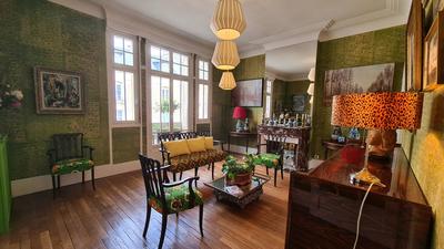 Appartement - 143 m² - 6 pièces