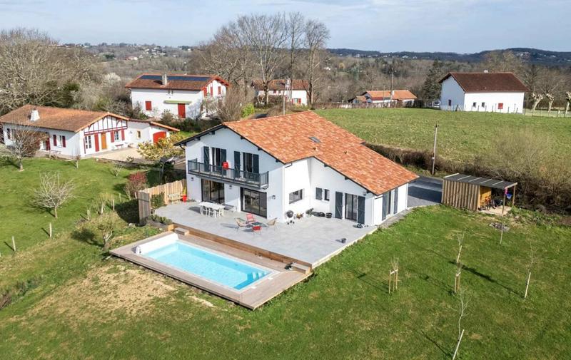 Viager - Maison contemporaine - 198 m² - 7 pièces