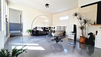 Maison - 219 m² - 9 pièces