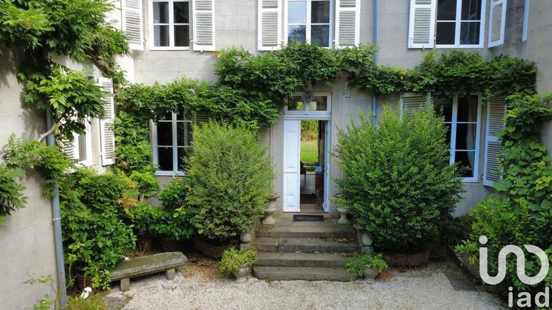 Maison - 280 m² - 8 pièces