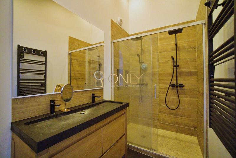 Appartement - 85 m² - 3 pièces