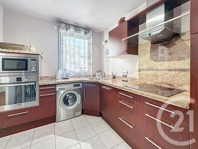 Appartement - 98 m² - 5 pièces