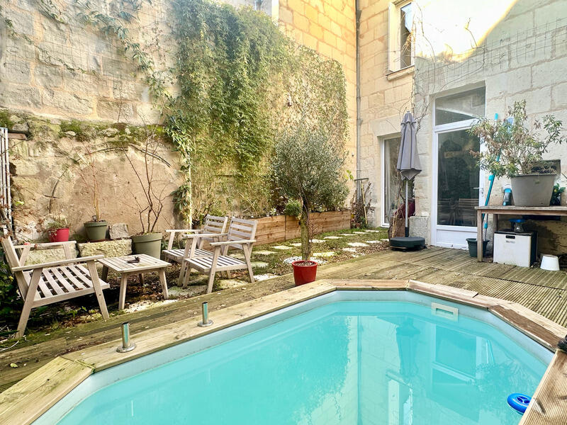 Maison en pierre - 198 m² - 8 pièces