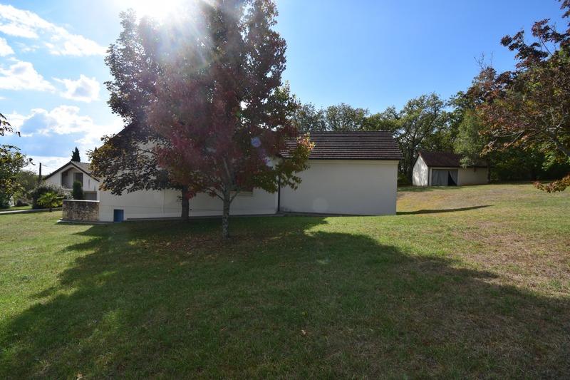 Propriété - 240 m² - 6 pièces