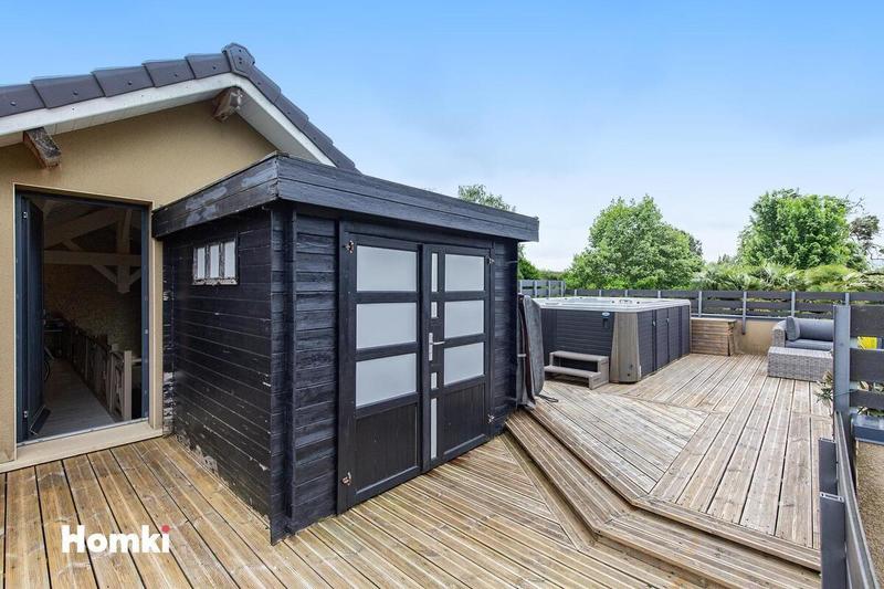 Propriété - 237 m² - 5 pièces