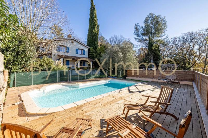 Villa - 220 m² - 7 pièces