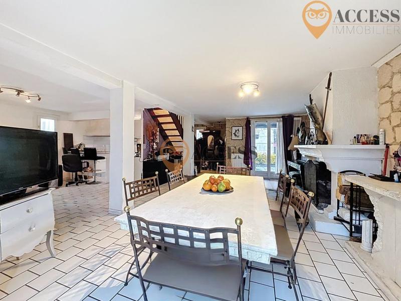 Maison - 99 m² - 5 pièces