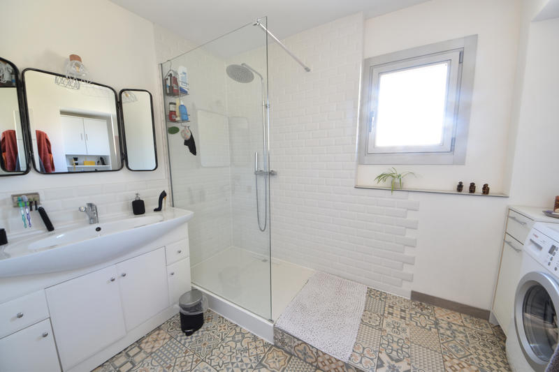 Appartement - 93 m² - 5 pièces