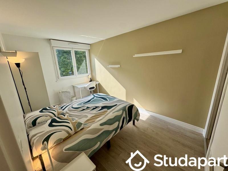 Chambre - 84 m² - 1 pièce