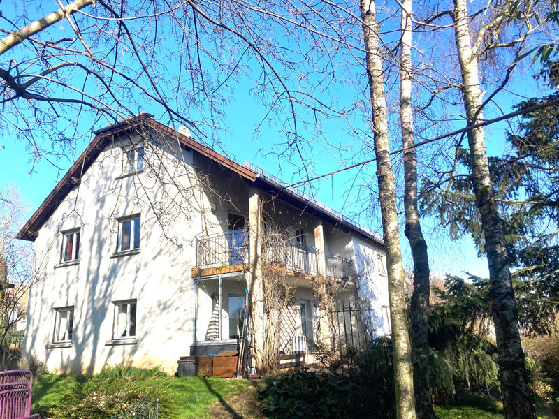 Propriété - 208 m² - 11 pièces